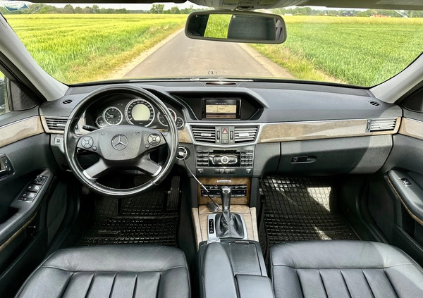 Mercedes-Benz Klasa E cena 42500 przebieg: 254900, rok produkcji 2010 z Chojnów małe 154